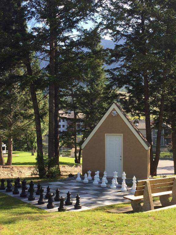 Radium Valley Vacation Resort Invermere Exterior foto